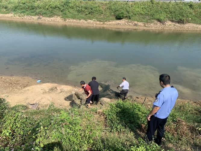 湘乡哪里招保洁员？湘潭河道保洁项目-图2